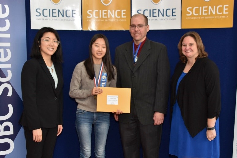 Laura wins gold at the Greater Vancouver Regional Science Fair 